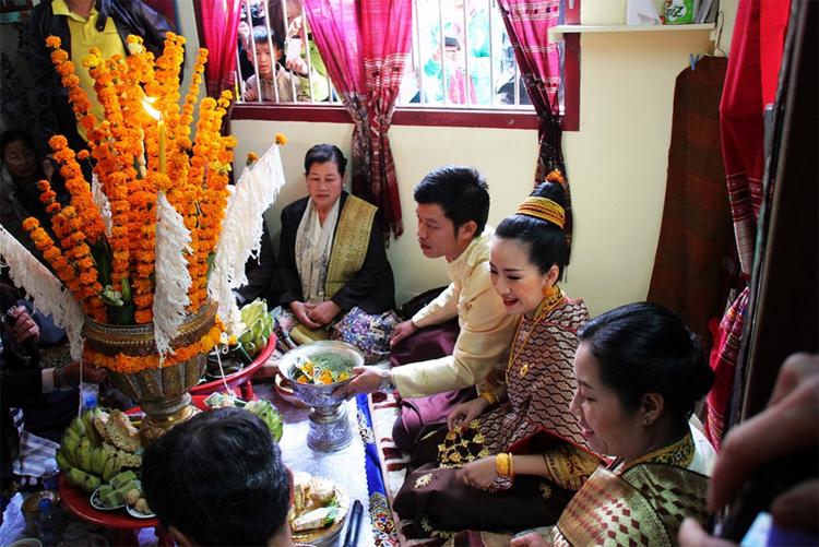 老挝婚俗