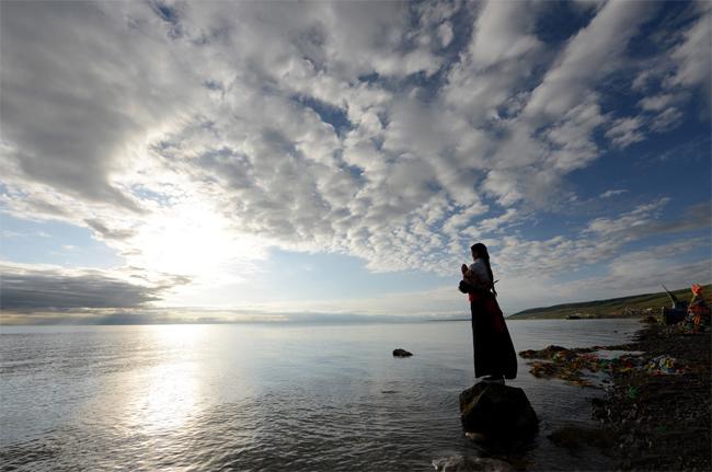 探秘青海湖神秘古老的祭海仪式